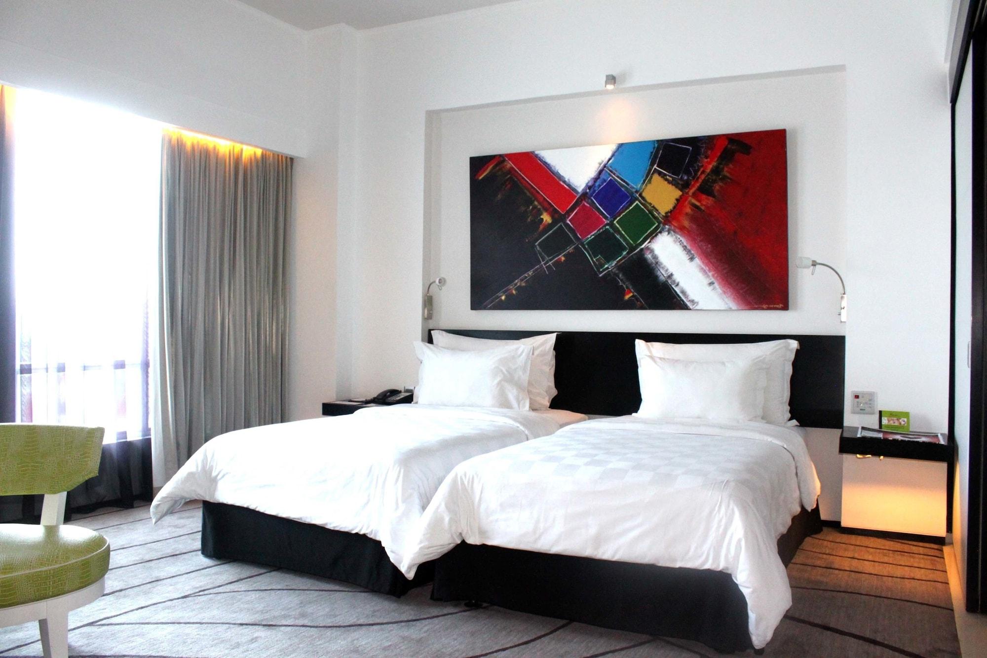 Ts Suites Surabaya Eksteriør bilde