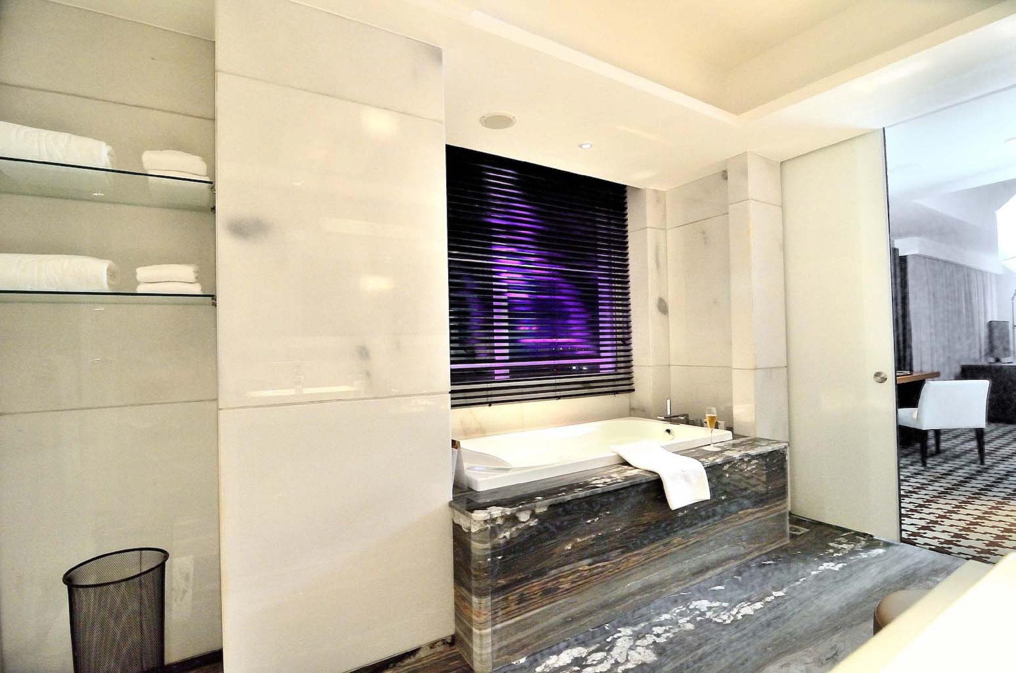 Ts Suites Surabaya Eksteriør bilde