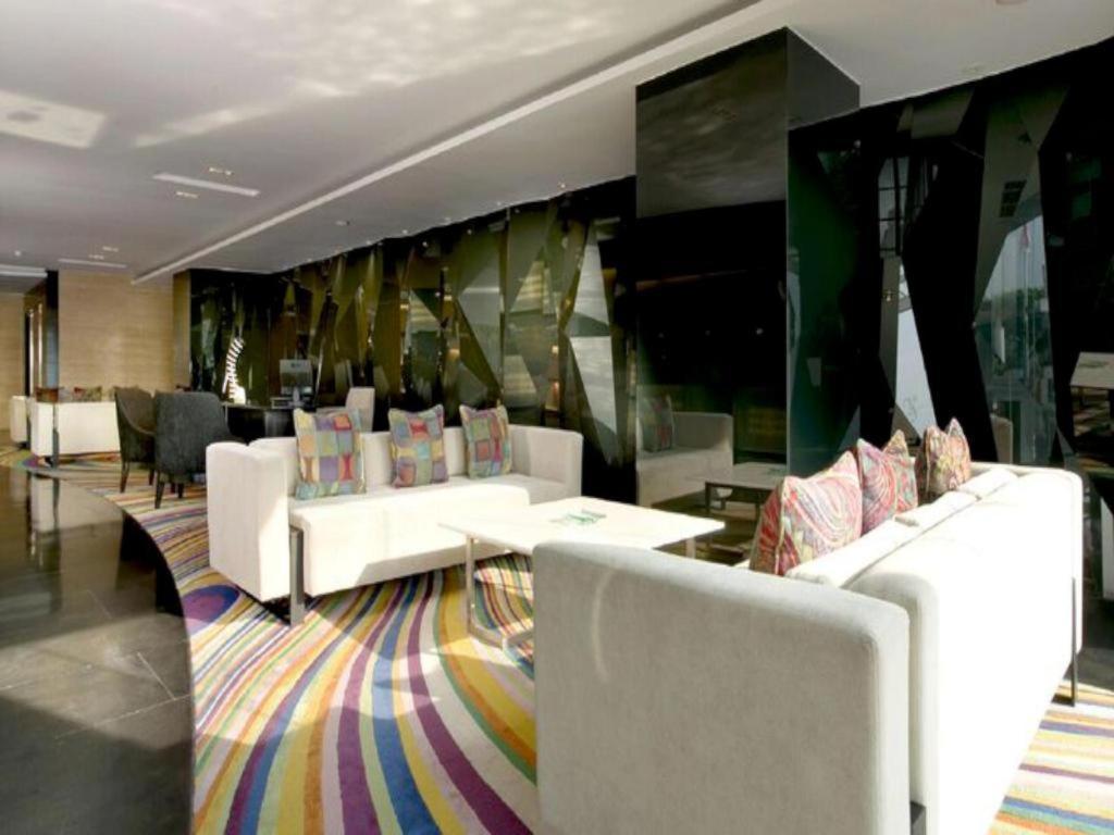 Ts Suites Surabaya Eksteriør bilde