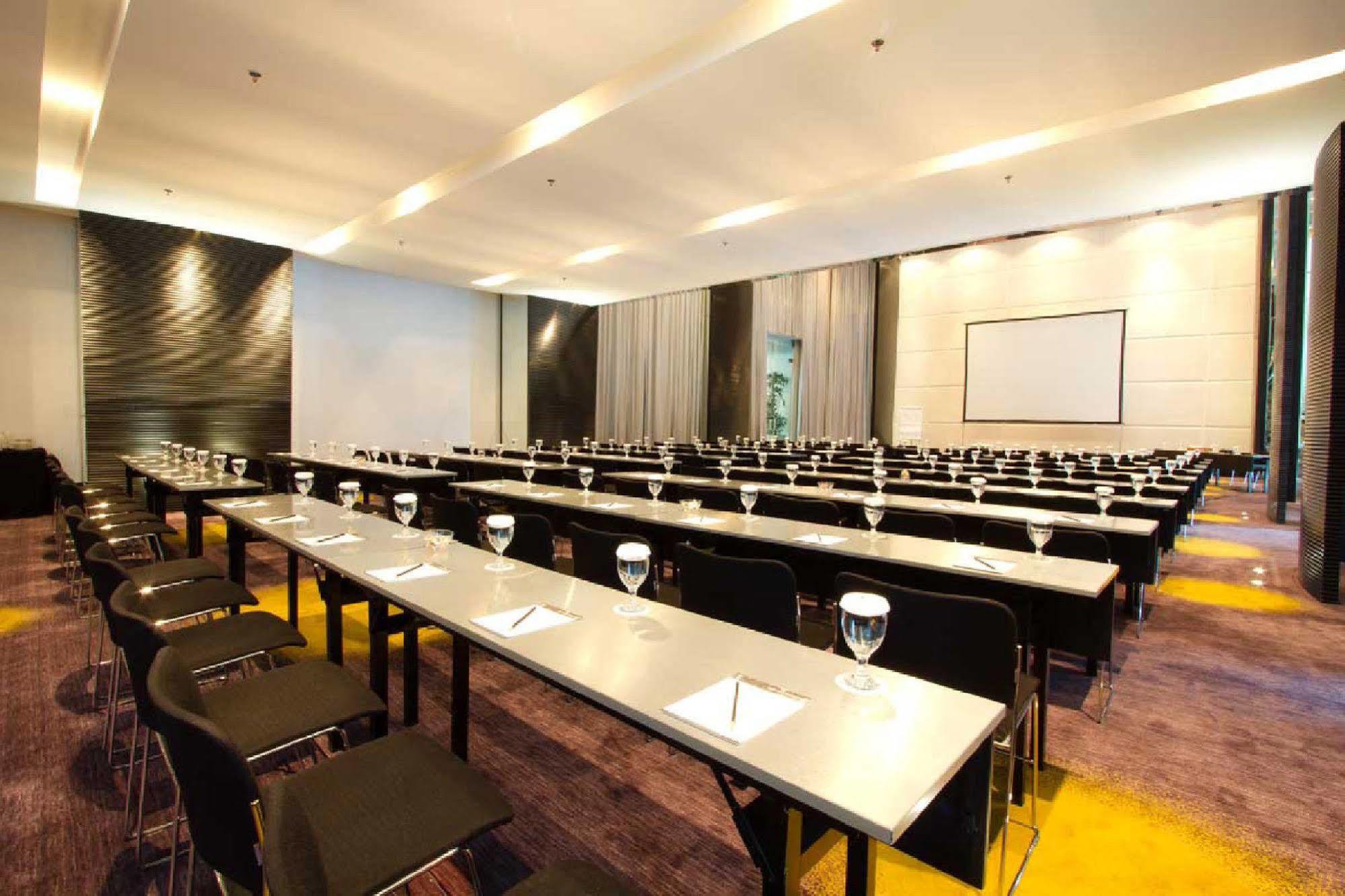 Ts Suites Surabaya Eksteriør bilde