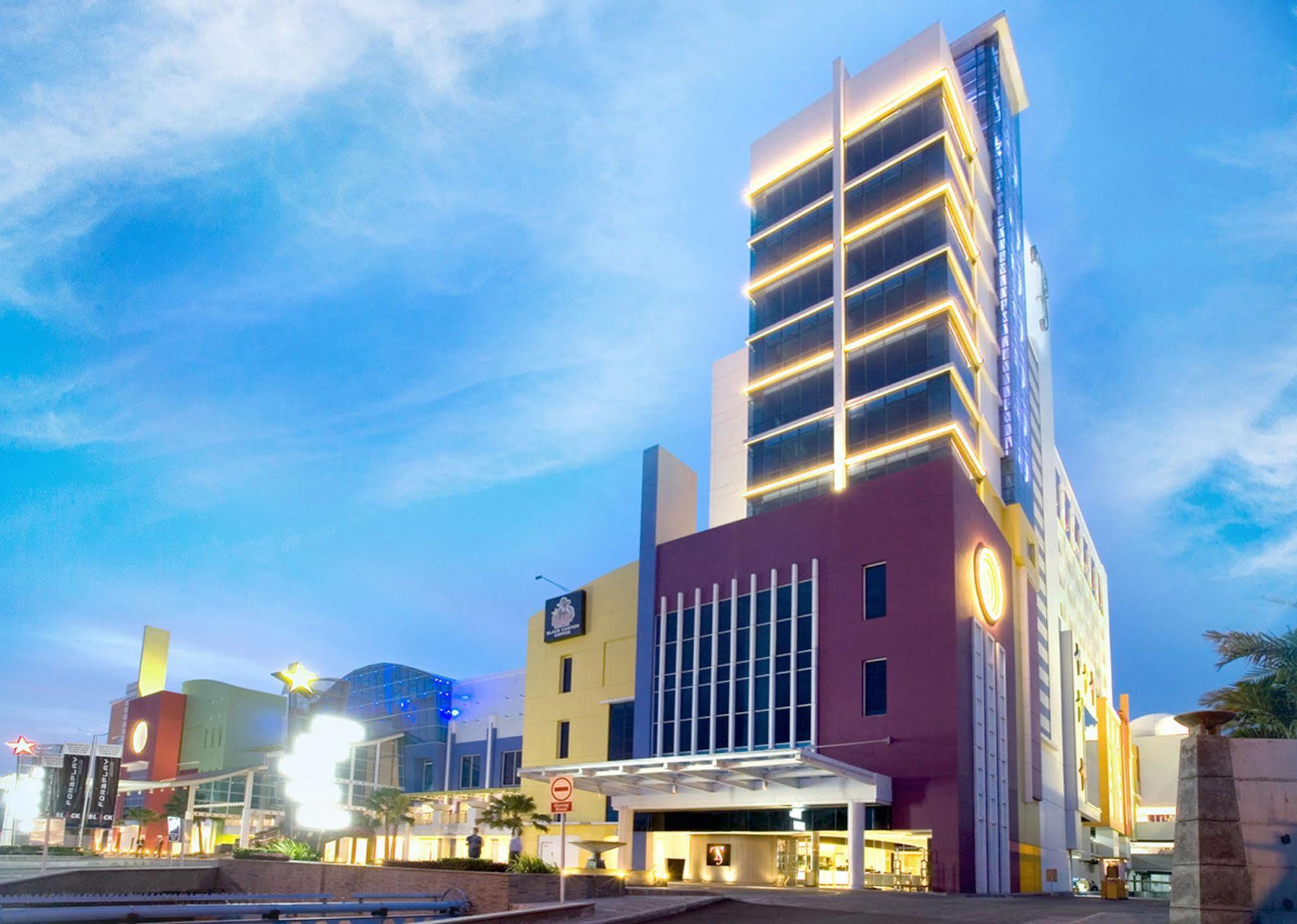 Ts Suites Surabaya Eksteriør bilde