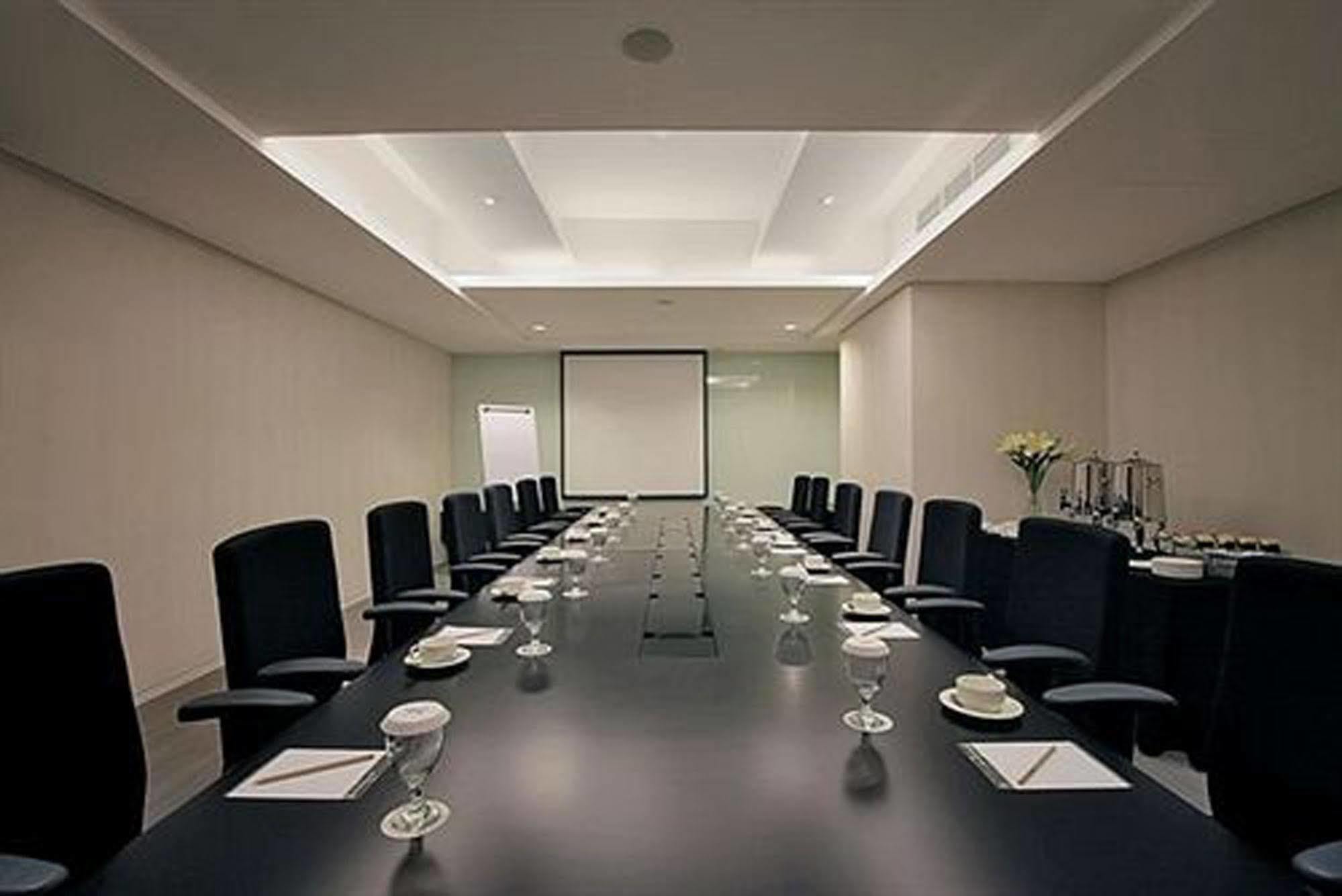 Ts Suites Surabaya Eksteriør bilde